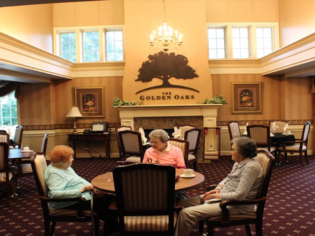 Golden Oaks Dining Room